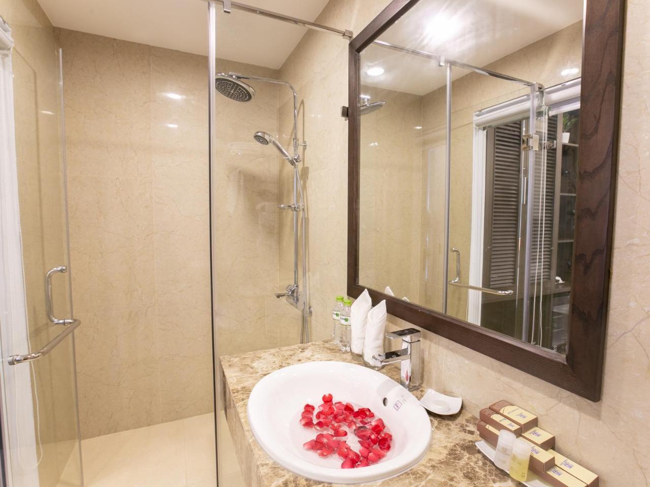 Khách sạn Blubiz My Dinh Song Da 3*